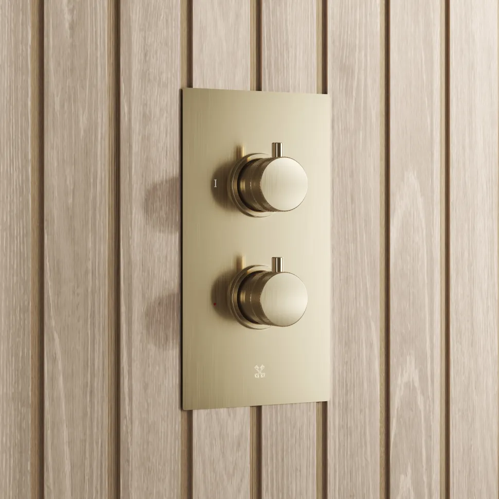 Core 1 Outlet Concealed Shower Valve & Wall Mounted Fluted Spotlight Shower Head