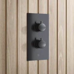 Core 1 Outlet Concealed Shower Valve & Wall Mounted Fluted Spotlight Shower Head