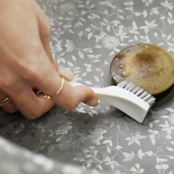 Full Circle Micro Manager Detail Brush & Crevice Tool - White