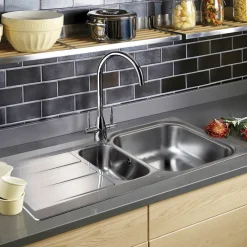 Rangemaster Glendale 1.5 Bowl Brushed Stainless Steel Sink & Waste Kit with Reversible Drainer - 950 x 508mm