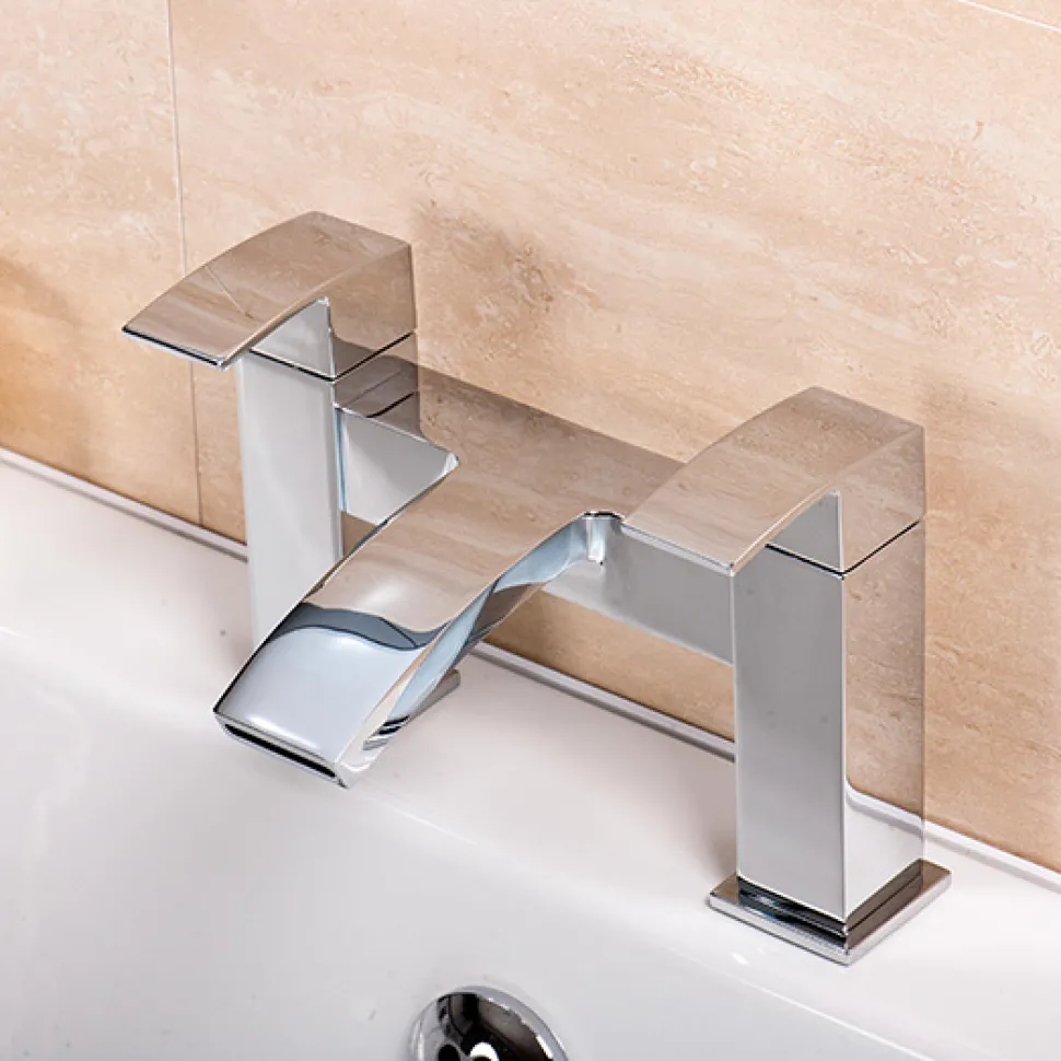 Vellamo City Waterfall Bath Mixer Tap