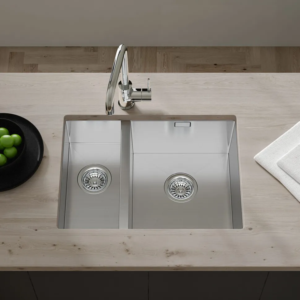 Vellamo Edge 1.5 Bowl Inset/Undermount Stainless Steel Kitchen Sink & Waste Kit - 580 x 430mm