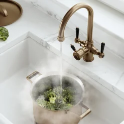 Vellamo Rigel Traditional Cruciform 3-in-1 Instant Boiling Water Tap with Boiler & Filter